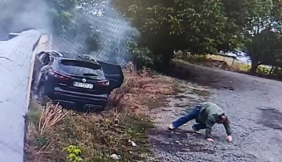 Osijek, 14. 9. 2024. - Vozačica automobila čakovečkih registracijskih oznaka zabila se u zid kod HEP-a i Carine na raskrižju Hadrijanove i Svačićeve.