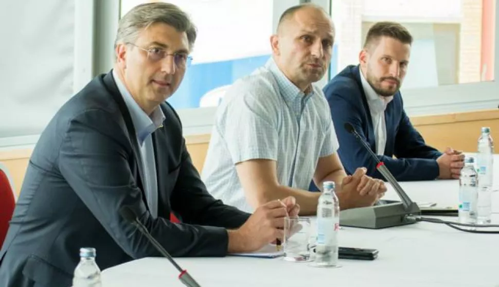 OSIJEK- 06.06.2020., Hotel Osijek, premijer Andrej Plenkovic u posjeti Osijeku, sastanak HDZ-a, na fotografijiAndrej Plenkovic, Ivan Anusic, Ivan Radic..FotoAndrea Ilakovac