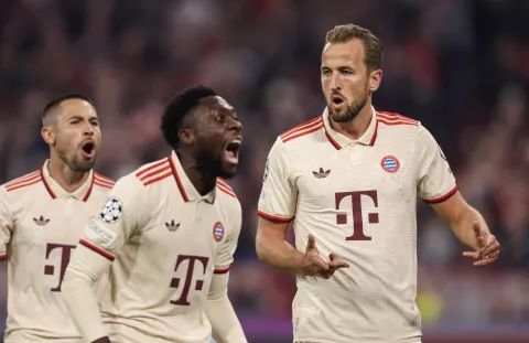 Muenchen, 17.09.2024. - Susret 1. kola nogometne Lige prvaka Bayern Muenchen - GNK Dinamo Zagreb na Allianz Areni u Muenchenu. Na slici igrači Bayerna slave zgoditak koji je postigao Harry Kane.foto HINA/ Damir SENČAR/ ds