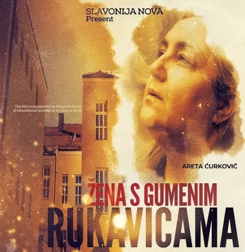 Žena s gumenim rukavicama