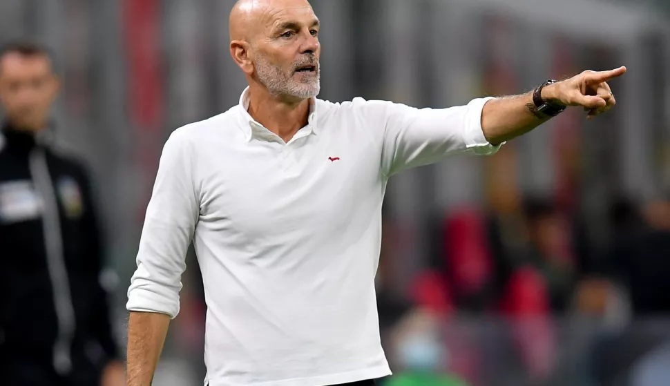 (SP)ITALY-MILAN-FOOTBALL-SERIE A-AC MILAN VS VENEZIA (210923) -- MILAN, Sept. 23, 2021 (Xinhua) -- AC Milan's head coach Stefano Pioli gestures during a Serie A football match between AC Milan and Venezia in Milan, Italy, on Sept. 22, 2021. (Str/Xinhua) Stringer Photo: XINHUA/PIXSELL