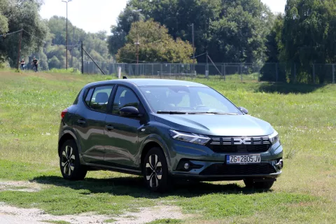 Osijek, 11. 08. 2024, Konjicki klub Osijek, Pampas. Dacia Sandero, Auto Glas, test.snimio GOJKO MITIĆ