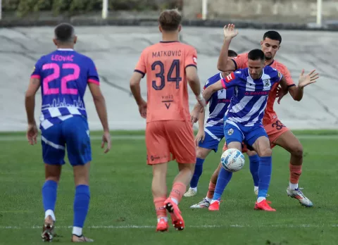 Zagreb, 22.9.2024.- Utakmica 7. kola HNL-a Lokomotiva - Osijek na stadionu u Kranj?evi?evoj. foto HINA/ Admir BULJUBA?I?/ ua