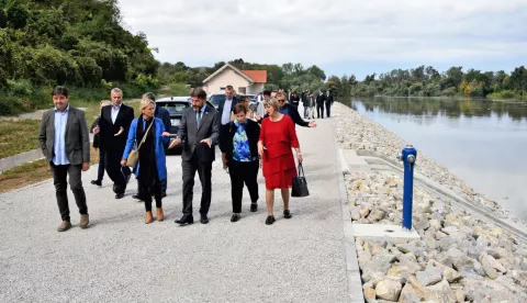 slavonija...Opatovac...25.09.2024.U organizaciji Ministarstva mora, prometa i infrastrukture – Uprave unutarnje plovidbe održana završna konferencija projekta "Izgradnja međunarodnog zimovnika na Dunavu u Opatovcu na 1314 rkm";foto Gordan Panić