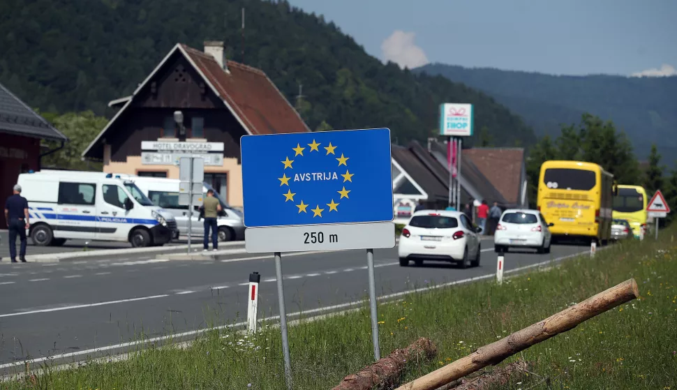 12.05.2018., Bleiburg, Austrija - Austrijska policija je zbog komemoracije na Bleiburgu uvela dodatnu kontrolu na Slovensko-Austrijskoj granici zbog cega se stvorila velika guzva. rPhoto: Goran Stanzl/PIXSELL 