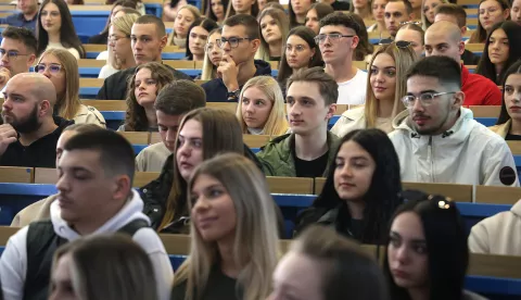 Osijek, 01. 10. 2024., EFOS, brucoši, studenti, student, studentica, početak akademske godine 24/25, obilazak fakulteta, reportažaSNIMIO BRUNO JOBST