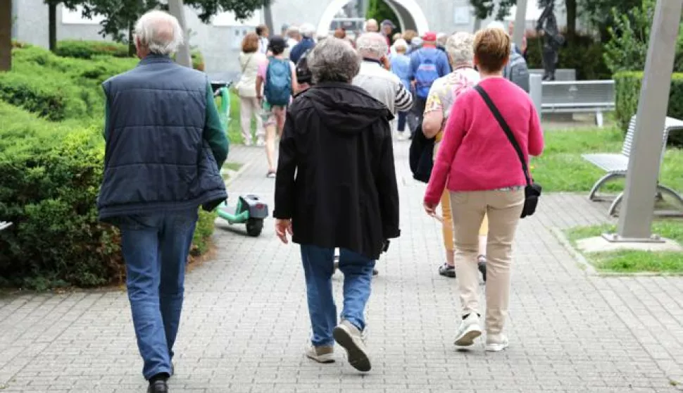 Osijek, 03. 06. 2024., Prolaz Franje Krezme, umirovljenici, turisti, ljudi, guzva, ilustracija, slobodnjak, slobodnjaciSNIMIO BRUNO JOBST