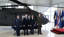 Zagreb, 13.03.2024. - Potpisivanje Ugovora o nabavi dodatnih osam helikoptera UH-60M Black Hawk izme?u Vlade RH i Vlade SAD-a. Na fotografiji zapovjednik HRZ-a brigadni general Michael Kri?anec, potpredsjednik Vlade i ministar obrane Ivan Anu?i?, veleposlanica SAD-a u Republici Hrvatskoj Nathalie Rayes, na?elnik GS OSRH general-pukovnik Tihomir Kundid. foto HINA/ Lana SLIVAR DOMINI?/ lsd 