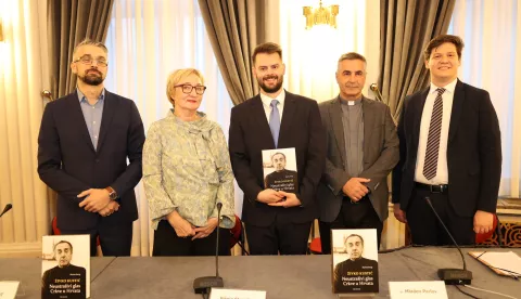 MAGAZINnekoliko fotografija s večerašnjega predstavljanja knjige don Živka Kustića za objavu u Vašem mediju.Ivan Tašev/GLAS KONCILA