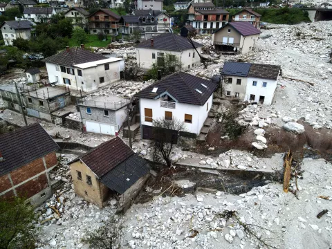 epa11643865 A picture taken with a drone shows damage caused by the flash floods in the village of Donja Jablanica, Bosnia and Herzegovina, 05 October 2024. Central and southern parts of Bosnia and Herzegovina were hit by a severe rainstorm on 03 October 2024, which caused widespread flooding, closing roads, cutting electricity, and disrupting telecom signals. Rescue services in Jablanica and Kiseljak reported several people missing and called for army assistance, as access to Jablanica was completely blocked due to road and rail closures. 19 fatalities due to the flash floods have been confirmed so far by the regional government of Hercegovacko-Neretvanska county. EPA/NIDAL SALJIC