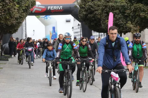 Osijek, 06. 10. 2024, Tvrđa, Trg Vatroslava Lisinskog. Start utrke u skolopu Festivala biciklističke rekreacije, FEBIRE.snimio GOJKO MITIĆ