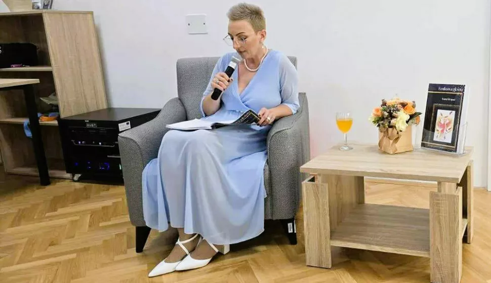 Ivana Strapač, autorica zbirke poezije Feniksova pjesma.