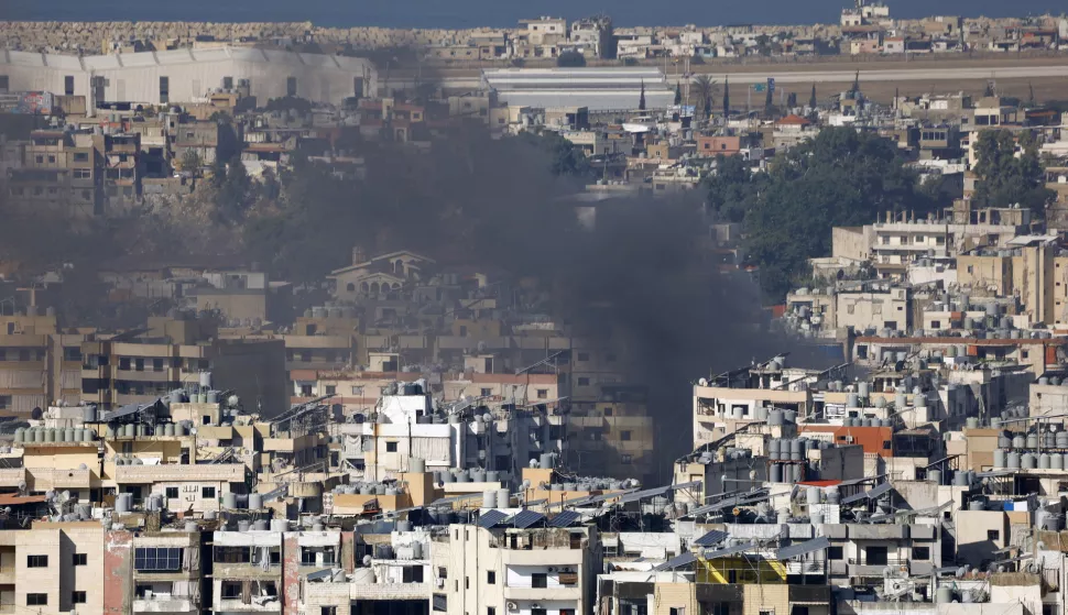 epaselect epa11642884 Smoke rises as a result of an Israeli airstrike in the southern suburb of Beirut, Lebanon, 05 October 2024. Lebanese Minister of Health, Firas Abiad, announced on 04 October, that nearly 2,000 people have been killed and more than 9,300 others have been injured in Lebanon since the beginning of the Hezbollah-Israeli conflict. EPA/STR