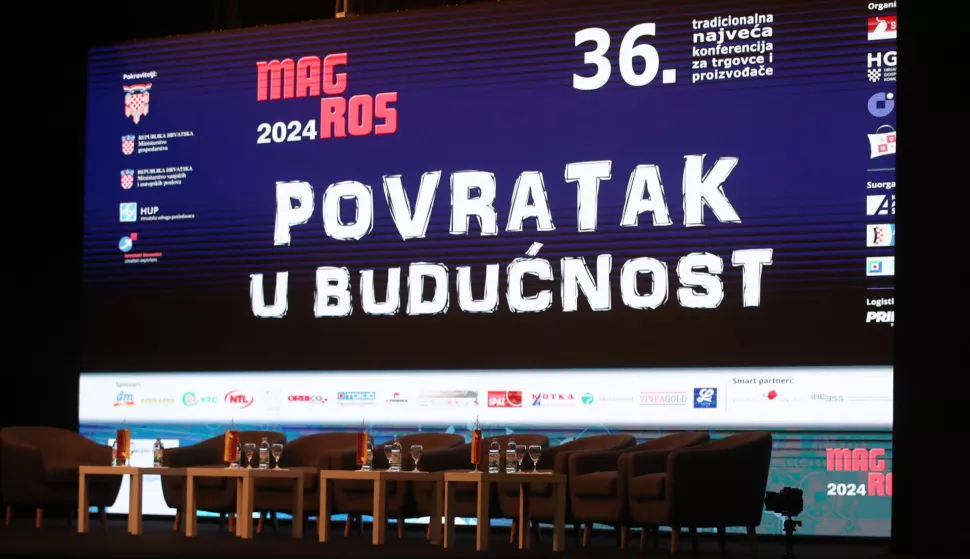 Zagreb, 09.10.2024. - Održana je konferencija za proizvođače i trgovce Magros 2024. pod nazivom Povratak u budućnost. Teme su svekanalna hibridna budućnost maloprodaje, održivost, promjena uloge fizičkih trgovina, nedostatak radne snage i zaštita potrošača. Konferenciju je organizirao časopis Suvremena trgovina pod pokroviteljstvom predsjednika RH Zorana Milanovića, Ministarstva gospodarstva i Ministarstva vanjskih i europskih poslova. foto HINA /Zvonimir KUHTIĆ/ kuzo