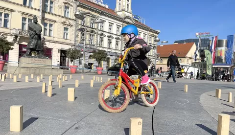 Osijek, 15. 10. 2022, Trg A. Starcevica, sigurna voznja, natjecanje za djecu, organizator Policijski moto klub Osijek, SNIMIO BRUNO JOBST