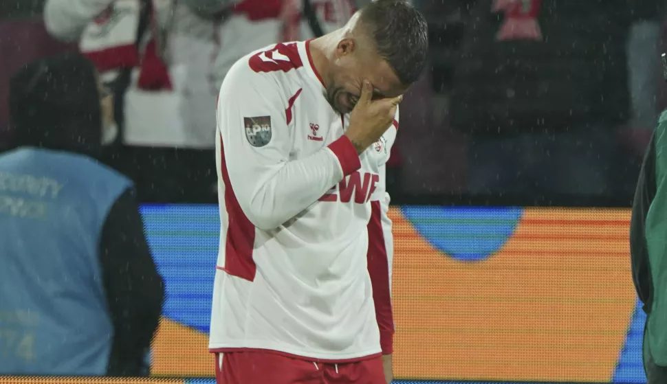 Fussball, Lukas Podolski Abschiedsspiel, Team Poldi- Team Köln, RheinenergieStadion Köln Lukas Podolski, traurig, tränen, weinen, Aktion, Einzelbild Fotocopyright Gladys Chai von der Laage DFL regulations prohibit any use of photographs as image sequences and/or quasi-video.