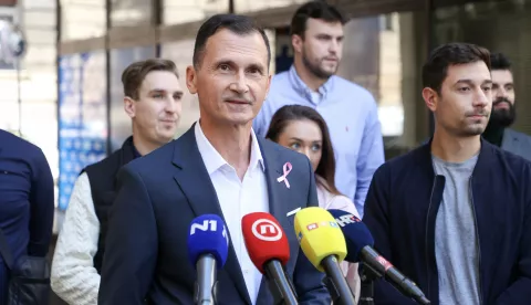 Zagreb, 12.10.2024 - Predsjednički kandidat HDZ-a Dragan Primorac u izjavi za medije potvrdio je sumnje da predsjednika Republike Hrvatske Zorana Milanovića financira Rusija.foto HINA/ Damir SENČAR/ ds