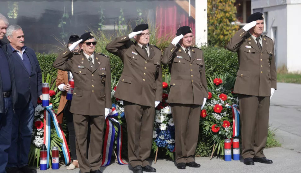 Osijek, 12. 10. 2024., Aerodrom Čepin, Memorijal zrakoplovaca, odavanje počastiSNIMIO BRUNO JOBST