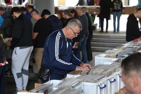 Osijek, 12. 10. 2024., Eurodom, sajam gramofonskih ploča, gramofonska pločaSNIMIO BRUNO JOBST