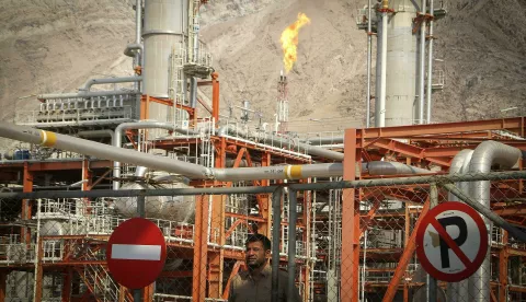 IRAN-ASSALOUYEH-GAS FIELD(151119) -- TEHRAN, Nov. 19, 2015 (Xinhua) -- An Iranian staff member works at the South Pars gas field at the southern Iranian port of Assalouyeh, Iran, Nov. 19, 2015. The South Pars/North Dome field is a natural gas condensate field located in the Persian Gulf. The South Pars or North Dome field is a natural gas condensate field located in the Persian Gulf. It is one of the world's largest gas fields, shared between Iran and Qatar. (Xinhua/Ahmad Halabisaz)Ahmad Halabisaz Photo: XINHUA/PIXSELL