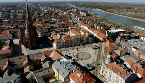 snimio Davor KIBEL,Osijek, 04.03.2017.  Osijek iz zraka, konkatedrala, trg Ante Starčevića, Korzo, Kapucinska, centar