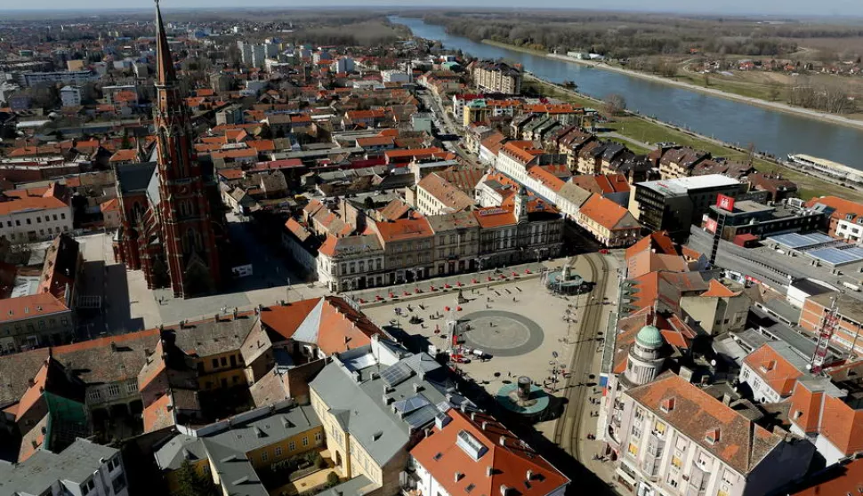 snimio Davor KIBEL,Osijek, 04.03.2017.  Osijek iz zraka, konkatedrala, trg Ante Starčevića, Korzo, Kapucinska, centar