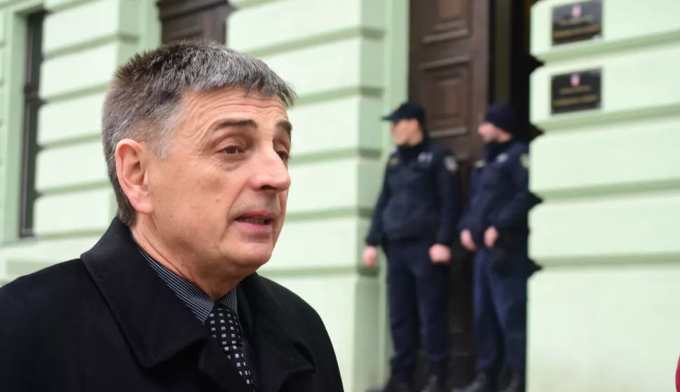 OSIJEK- 08.01.2020., Zupanijski i Opcinski sud, dojava o bombi, evakuirani ljudi, policijske patrole u izviđaju, Zvonko Vrban.Foto: Andrea Ilakovac