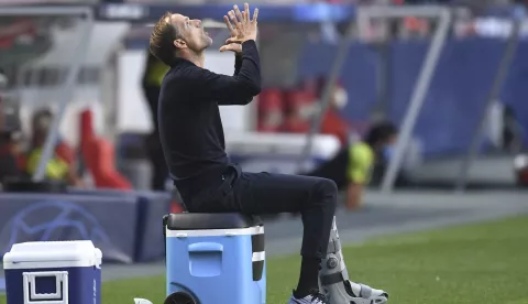 epa08599818 Paris Saint Germain's head coach Thomas Tuchel reacts during the UEFA Champions League quarter final match between Atalanta and Paris Saint-Germain in Lisbon, Portugal 12 August 2020. EPA/David Ramos/POOL