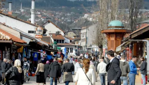 magazin....sarajevo.....29/30.03.2008.vinkovcani u velikom broju pohodili sarajevo, bas carsiju, kupovali, jeli cevape u cevabdjinici kod zelje, imali dernek u hotelu alem, bili na vrelu bosne...foto gordan panic