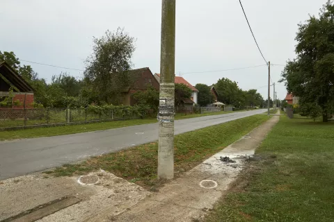 Bjelovar, 28.07.2018 - Jedan je mukarac poginuo, a drugi je u kritičnom stanju prevezen u pakračku Opću bolnicu nakon prometne nesreće koja se u subotu ujutro dogodila u Daruvarskom Brestovcu. Do nesreće je dolo zbog udarca motocikla u stup javne rasvjete.    foto HINA/ Igor KOKORU/ ik