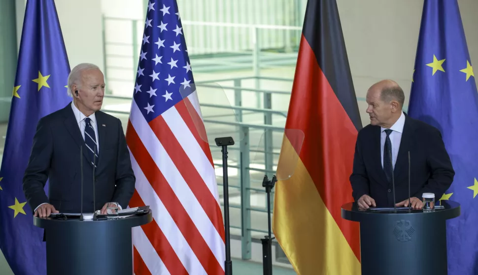 epa11666145 German Chancellor Olaf Scholz (R) and US President Joe Biden (L) attend a joint press conference at the chancellery in Berlin, Germany, 18 October 2024. US President Joe Biden is on a visit to Germany from 17 to 18 October 2024 to attend an Order of Merit Ceremony and meet with the German Chancellor, British Prime Minister, and French President. EPA/CLEMENS BILAN