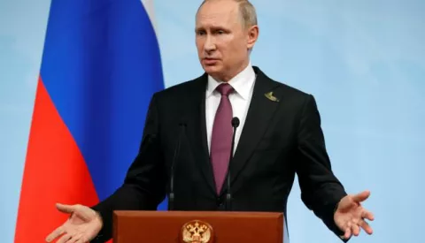 epa06076616 Russian President Vladimir Putin speaks during a closing press conference during the G20 summit in Hamburg, Germany, 08 July 2017. The G20 Summit (or G-20 or Group of Twenty) is an international forum for governments from 20 major economies. The summit is taking place in Hamburg from 07 to 08 July 2017. EPA/ALEXANDER ZEMLIANICHENKO/POOL