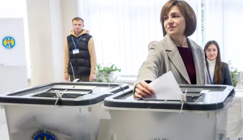 epa11670709 President of Moldova Maia Sandu casts her ballot at poling stations in Chisinau, Moldova, 20 October 2024. Moldova holds presidential election and a referendum on whether to enshrine in the Constitution the country's path to EU membership on 20 October. EPA/DUMITRU DORU