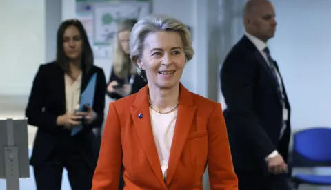 epa11674569 European Commission President Ursula von der Leyen arrives for a meeting of the Commissioners at the European Parliament in Strasbourg, France, 22 October 2024. The EU Parliament's session runs from 21 till 24 October 2024. EPA/RONALD WITTEK