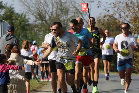 Kopačevo, 26. 10. 2024, 9. Baranjski Ferivi Polumaraton. Start 9. Baranjskog Ferivi Polumaratona, Utrka građana i štafeta "1/x"... snimio GOJKO MITIĆ