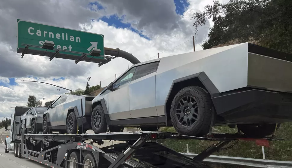 epaselect epa11296723 A car hauler truck transports three new Tesla Cybertrucks on a freeway in Rancho Cucamonga, California, USA, 18 March 2024 (Issued on 23 April 2024). Tesla has recalled all 3,878 of their Cybertrucks due to a faulty accelerator pedal which can become trapped, according to a statement by the US National Highway Traffic Safety Administration (NHTSA). EPA/JOHN G. MABANGLO