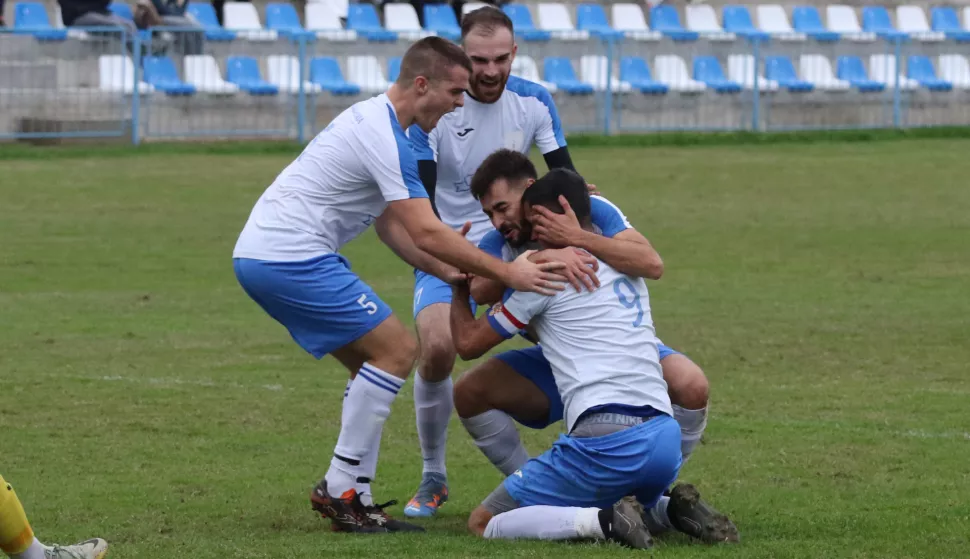 Osijek, 05. 10. 2024, Igralište na Zelenom polju. Nogomet, Olimpija - Slavonac (Tenja), Prva ŽNL Osječko - baranjska.snimio GOJKO MITIĆ