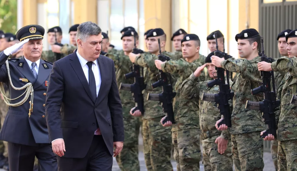 Zagreb,30.10.2024. Predsjednik Republike i vrhovni zapovjednik Oružanih snaga RH Zoran Milanović sudjelovao je na svečanosti dodjele činova i prijema u djelatnu vojnu službu17. i 18. naraštaja kadeta,17.naraštaja Temeljne časničke izobrazbe Zdravstvene službe i 12.naraštaja Temeljne časničke izobrazbe Zdravstvene službe-vojni specijalisti Hrvatskog vojnog učilišta.Na slici Zoran Milanović.foto HINA/ Tomislav Pavlek/ tp