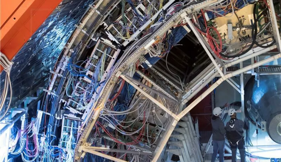 epa07492123 Peoples work inside the ALICE (A Large Ion Collider Experiment) detector built around the Large Hadron Collider (LHC) in maintenance at the European Organization for Nuclear Research, CERN, in Meyrin, Switzerland, 08 April 2019. As part of its mission to educate and engage the public in science, CERN is launching the Science Gateway, a new facility dedicated to scientific education and outreach. EPA/LAURENT GILLIERON