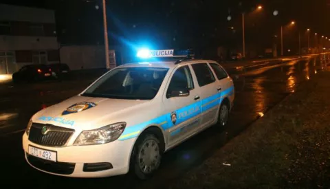 OSIJEK, 22. 02. 2014, ULICA MATIJE GUBCA. POLICIJ, UVIĐAJ, PATROLA ...snimo GOJKO MITIĆ