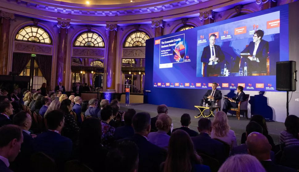 Zagreb, 5.11.2024 - Economist Impact organizirao je The Economist Croatia Business Summit, koji se održava pod pokroviteljstvom Ministarstva gospodarstva i Ministarstva vanjskih i europskih poslova Republike Hrvatske. Na slici Andrej Plenković i Joan Hoey.Foto Hina/ Dario GRZELJ/ dag