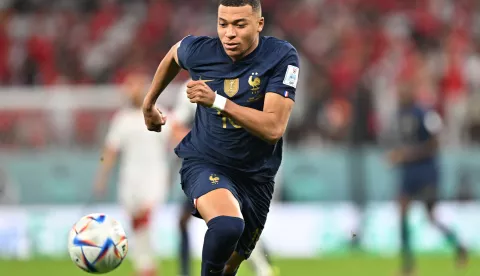 epa10339298 Kylian Mbappe of France in action during the FIFA World Cup 2022 group D soccer match between Tunisia and France at Education City Stadium in Doha, Qatar, 30 November 2022. EPA/Noushad Thekkayil