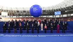 epa11707488 European leaders, including hungarian Prime Minister Viktor Orban (C) pose for a group photo at the European Political Community (EPC) Summit at the Puskas Arena in Budapest, Hungary, 07 November 2024. EPA/TAMAS KOVACS HUNGARY OUT