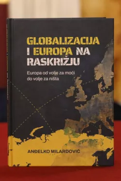 Osijek, 06. 11. 2024, HNK, foaje. Promocija knjige "Globalizacija i Europa na raskrižju", Anđelka Milardovića.snimio GOJKO MITIĆ