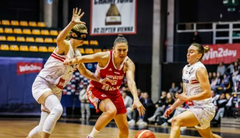 Hrvatske košarkašice ostvarile su drugu pobjedu u skupini A kvalifikacija za EuroBasket 2025., svladavši u Beču reprezentaciju Austrije sa 91-80 (21-23, 27-18, 18-21, 25-18).