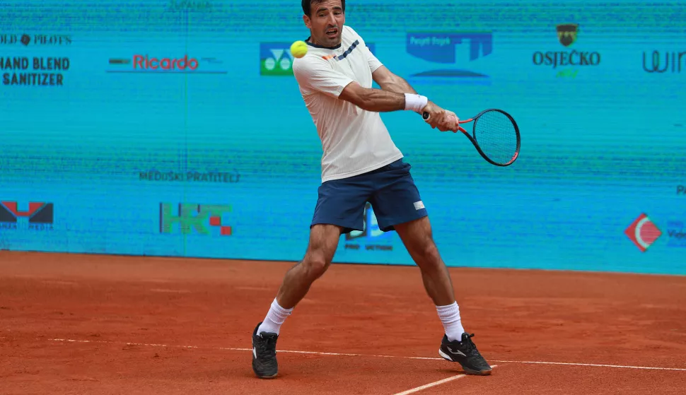 Osijek.04.06.2020. Prvi dan teniskog turnira " Hrvatski Premier Tenis " koji se odrzva u Osijeku zapoceo je sa igrom parova izmedju Borne Corica,Ivan Dodig i Franko Skugor i Borna GojoNa fotografiji: Ivan DodigFoto:Marko Mrkonjic