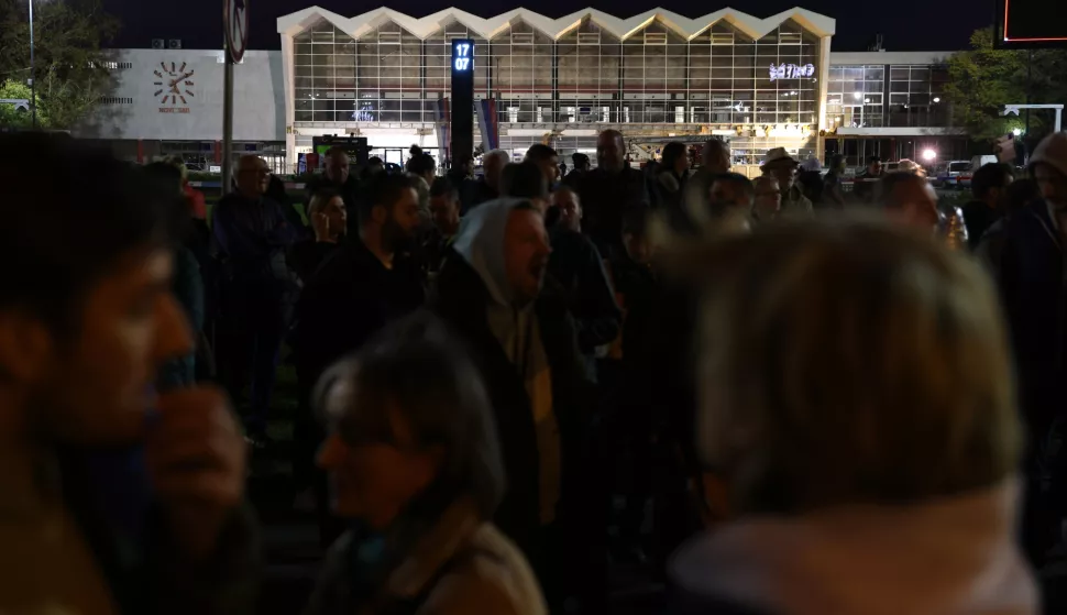 epa11697660 People mourn during the vigil for the victims of the collapse of the canopy at the railway station in Novi Sad, Serbia, 02 November 2024. Fourteen people lost their lives in the collapse of the Novi Sad Railway Station canopy that occurred on 01 November, as stated by Interior Minister Ivica Dacic. The mayor of Novi Sad, Milan Djuric, reported over 30 injuries in the incident, which occurred just before noon. The recently renovated station building, reopened on 05 July 2024, was undergoing another renovation shortly before the collapse. EPA/ANDREJ CUKIC