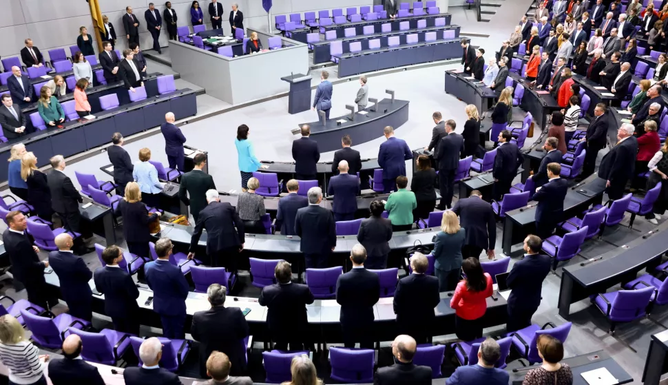 epa11706723 A general view of session of the German parliament, in Berlin, Germany, 07 November 2024. German Chancellor Olaf Scholz announced on 06 November, the dismissal of German Finance Minister Christian Lindner in the course of ongoing consultations between parts of the so-called traffic light coalition of the SPD, Greens and FDP. EPA/HANNIBAL HANSCHKE