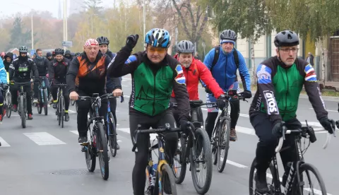 Osijek, 10. 11. 2024, Vukovarska ispred OTOS-a. Kotrljaneri krenuli za Vukovar, biciklijada.snimio GOJKO MITIĆ