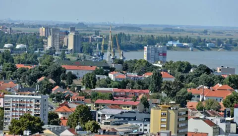 slavonija...vukovar...28.08.2020.vukovar, panorama; srediste grada, dunav i luka vukovar u pozadini;foto Gordan Panić